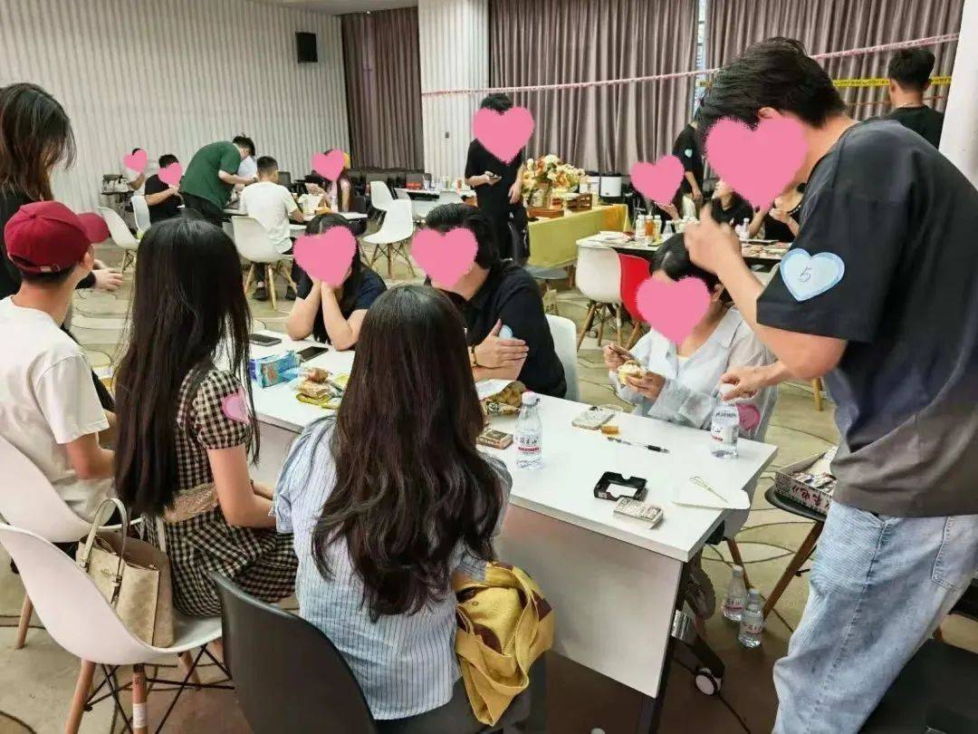 本杀”解锁不一样的社交体验澳门新葡京当联谊遇上“剧(图2)